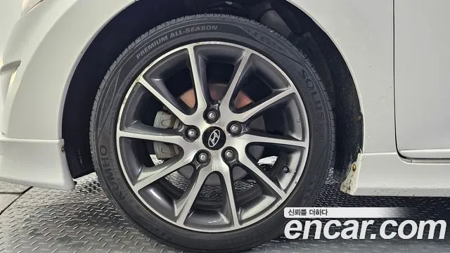 Hyundai Avante 2012 thumb 7