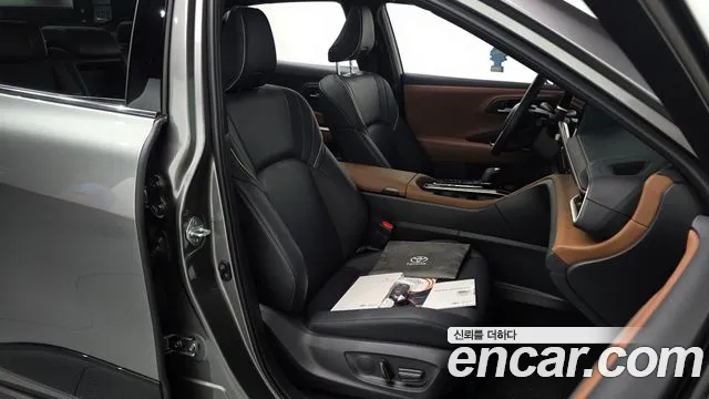 Toyota Crown Crossover 2025 thumb 4