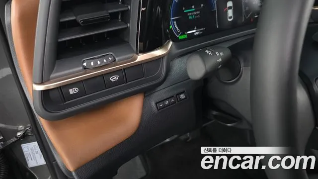 Toyota Crown Crossover 2025 thumb 11