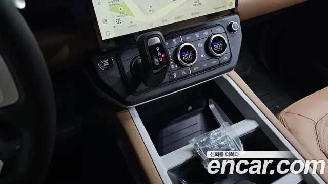 Land Rover Defender 2026 thumb 9