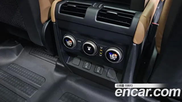 Land Rover Defender 2026 thumb 10