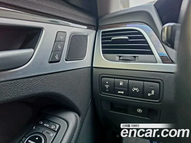 Genesis G80 2016 thumb 5