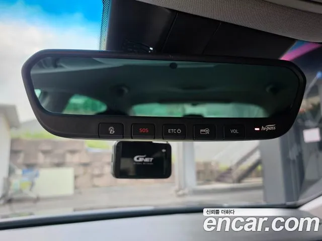 Genesis G80 2016 thumb 10