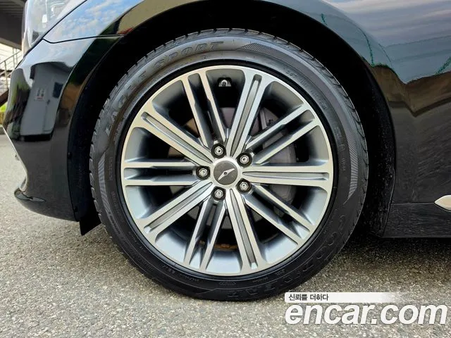 Genesis G80 2016 thumb 8