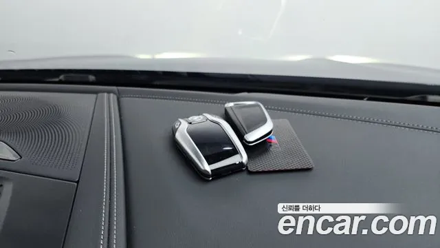 BMW 8 серии 2024 thumb 6
