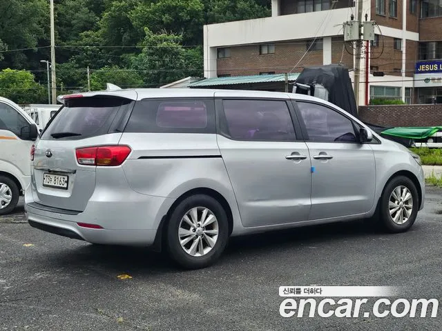Kia Carnival 2015 thumb 3