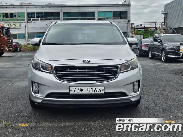 Kia Carnival 2015 thumb 9