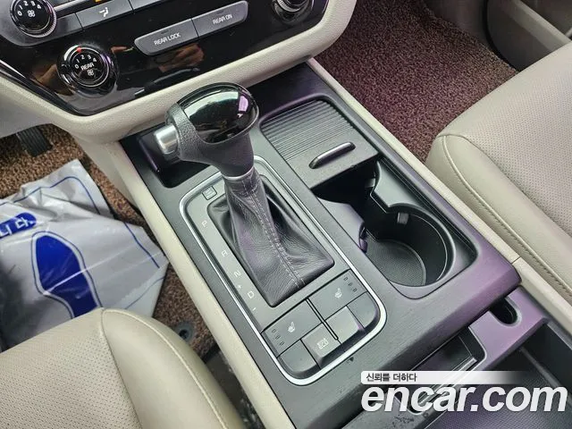 Kia Carnival 2015 thumb 7