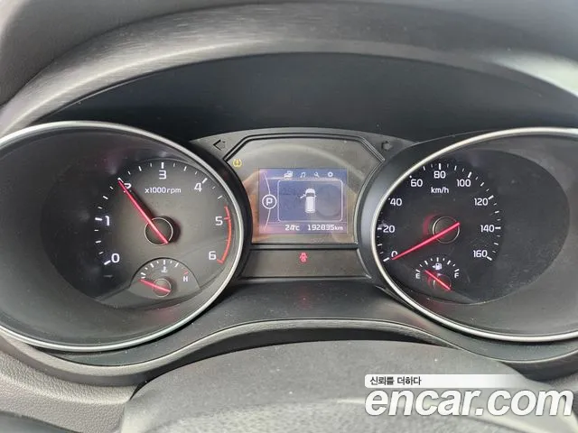 Kia Carnival 2015 thumb 2
