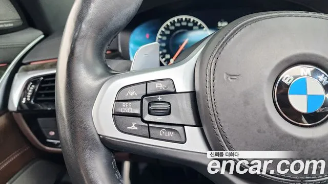 BMW 6 серии Gran Turismo 2019 thumb 9