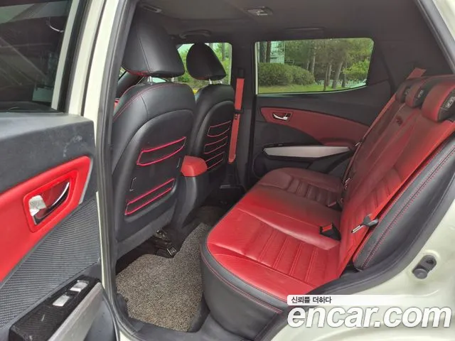 KGM Tivoli 2015 thumb 5