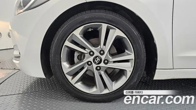 Hyundai Avante 2017 thumb 9