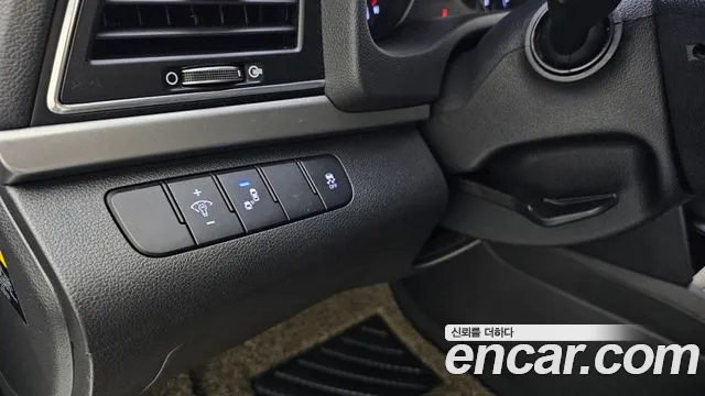 Hyundai Avante 2017 thumb 5