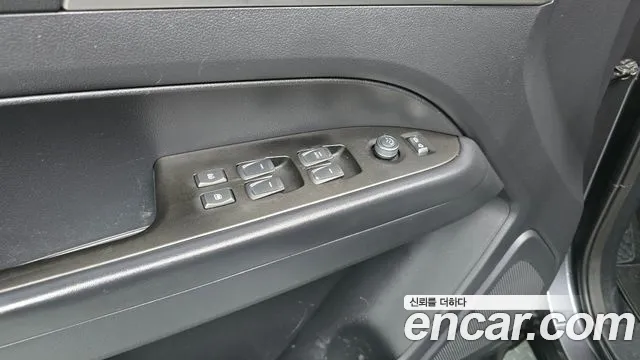 KGM Rexton 2018 thumb 3