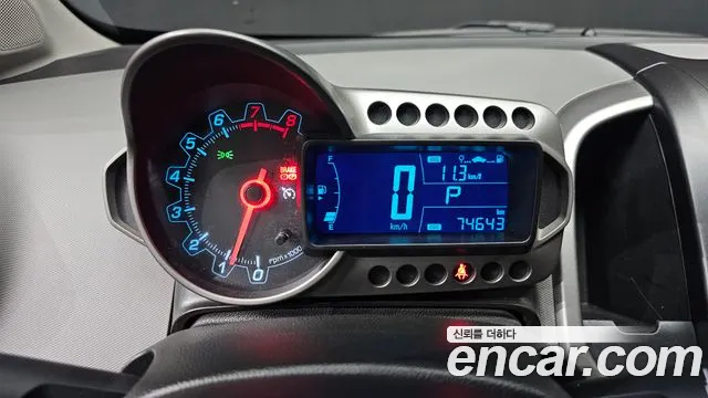 ChevroletGMDaewoo Aveo 2016 thumb 8