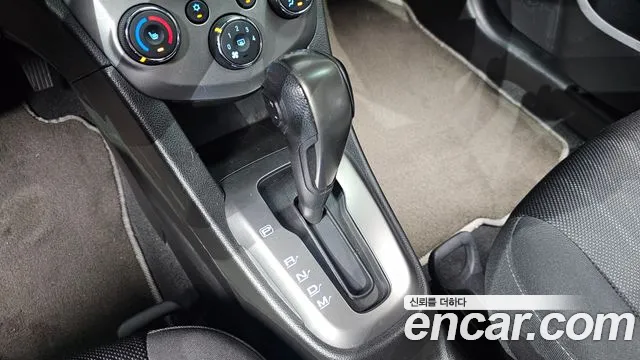 ChevroletGMDaewoo Aveo 2016 thumb 9