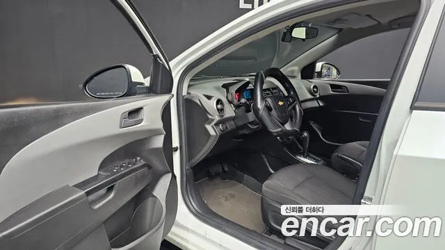 ChevroletGMDaewoo Aveo 2016 thumb 10