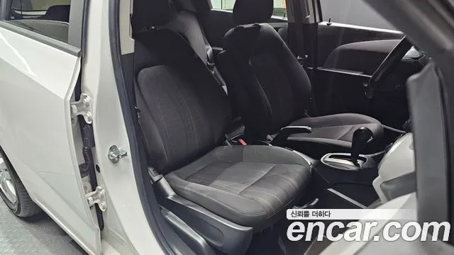 ChevroletGMDaewoo Aveo 2016 thumb 11