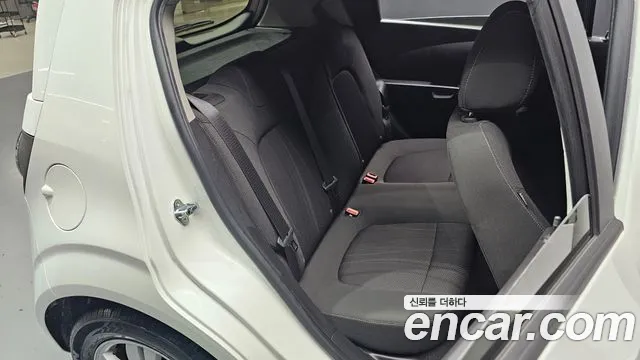 ChevroletGMDaewoo Aveo 2016 thumb 12