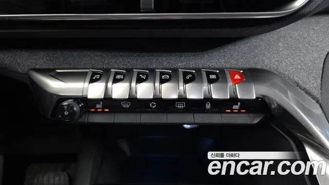 Peugeot 5008 2018 thumb 9
