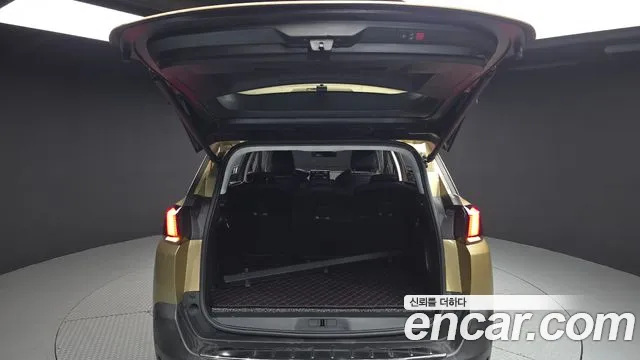 Peugeot 5008 2018 thumb 2