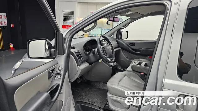 Hyundai Staria 2012 thumb 9