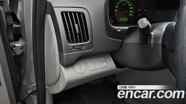 Hyundai Staria 2012 thumb 12