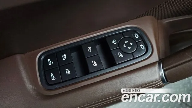Porsche Cayenne 2022 thumb 11