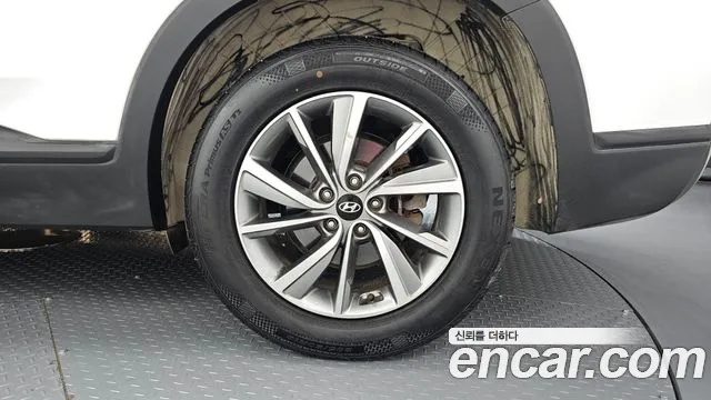 Hyundai Santa Fe 2019 thumb 4