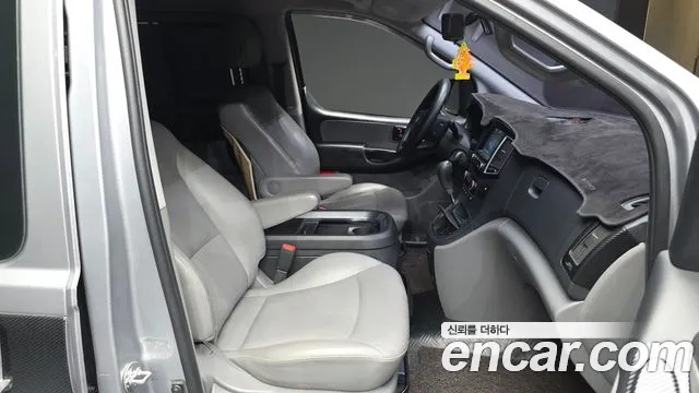 Hyundai Staria 2018 thumb 11