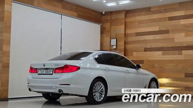 BMW 5 серии 2019 thumb 9