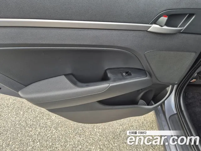 Hyundai Avante 2016 thumb 6