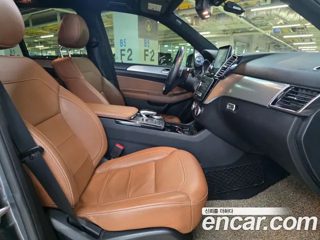 Mercedes-Benz GLE-Класс 2018 thumb 10