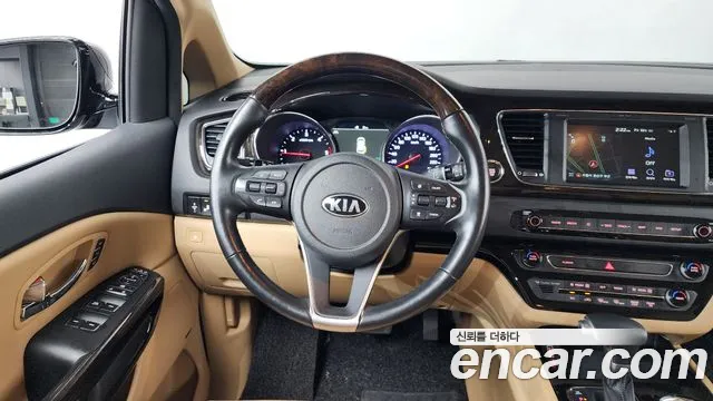 Kia Carnival 2020 thumb 2
