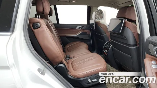 BMW X7 2021 thumb 9