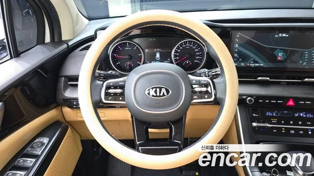 Kia Carnival 2021 thumb 5