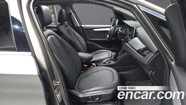 BMW 2 серии Active Tourer 2015 thumb 4