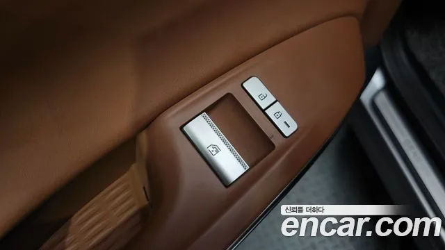 Genesis GV70 2021 thumb 3