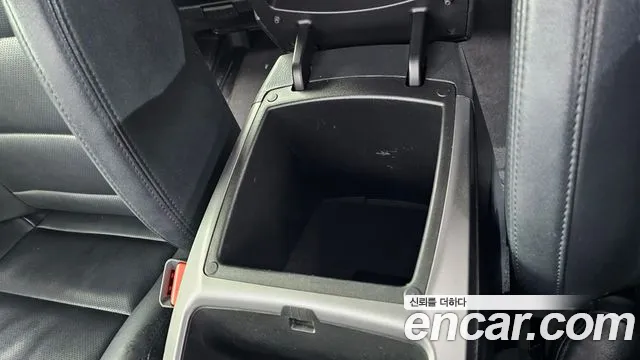 KGM Korando 2017 thumb 10