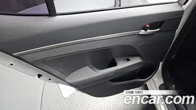 Hyundai Avante 2016 thumb 11