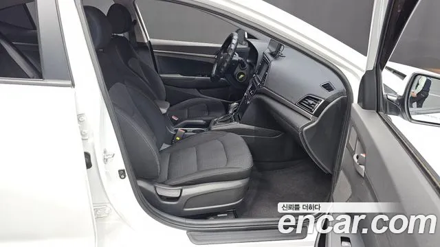 Hyundai Avante 2016 thumb 3