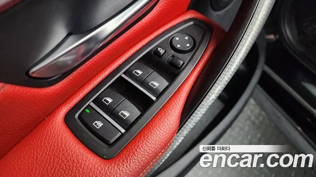 BMW 3 серии 2018 thumb 11