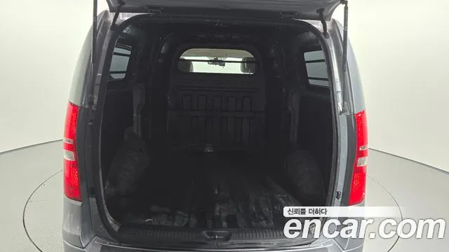 Hyundai Staria 2018 thumb 10