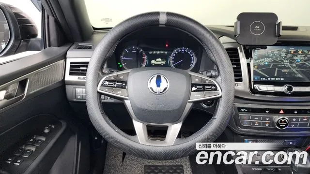 KGM Rexton 2018 thumb 11