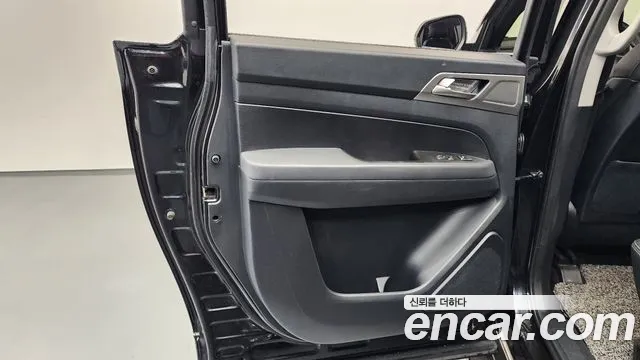 KGM Rexton 2018 thumb 6