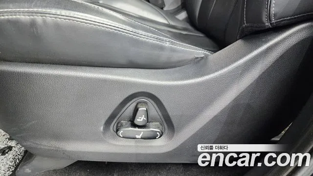 KGM Rexton 2018 thumb 8