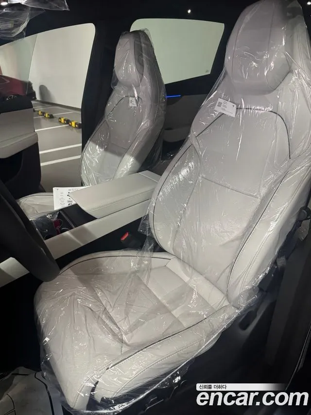 Tesla Model Y 2026 thumb 8