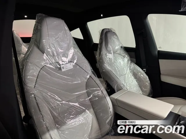 Tesla Model Y 2026 thumb 10