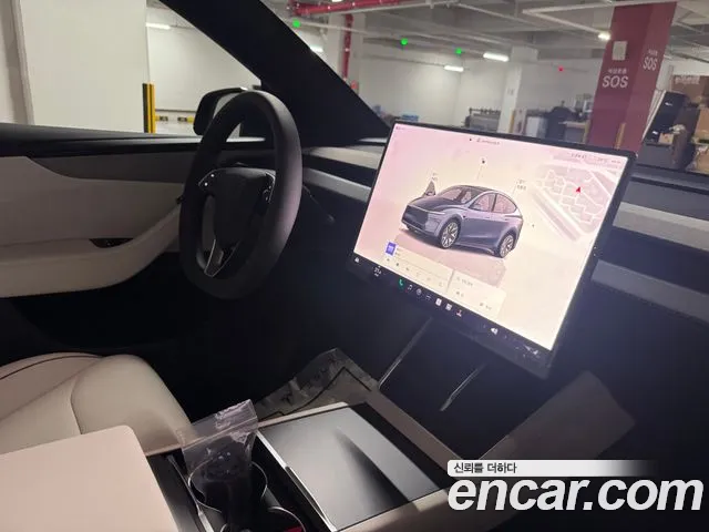 Tesla Model Y 2026 thumb 3