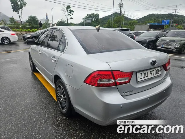 Kia Lotze 2010 thumb 11
